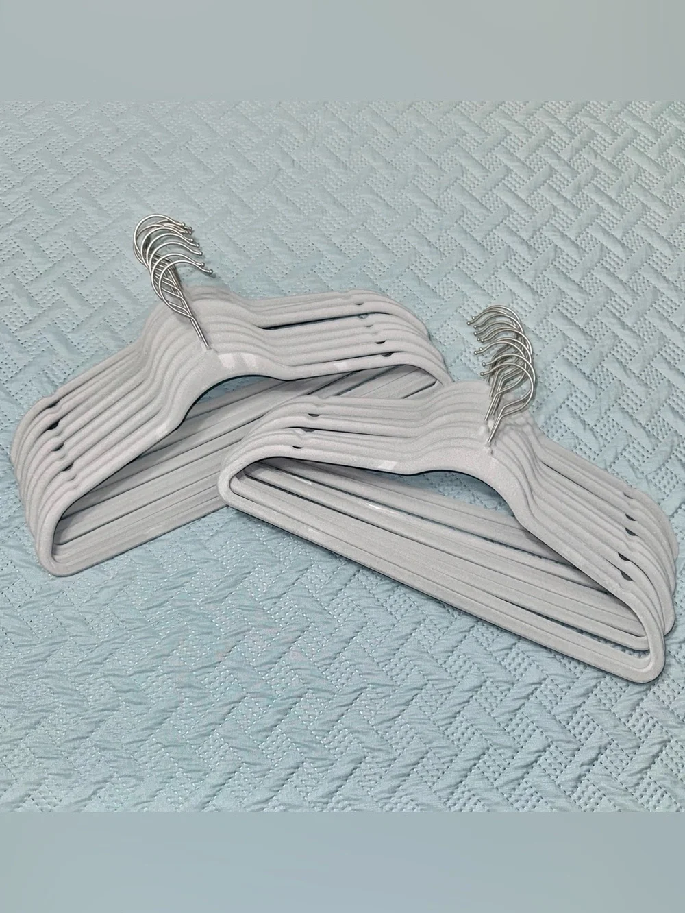 Gray Velvet Clothes Hangers 20 Count with Swivel Hook NWT